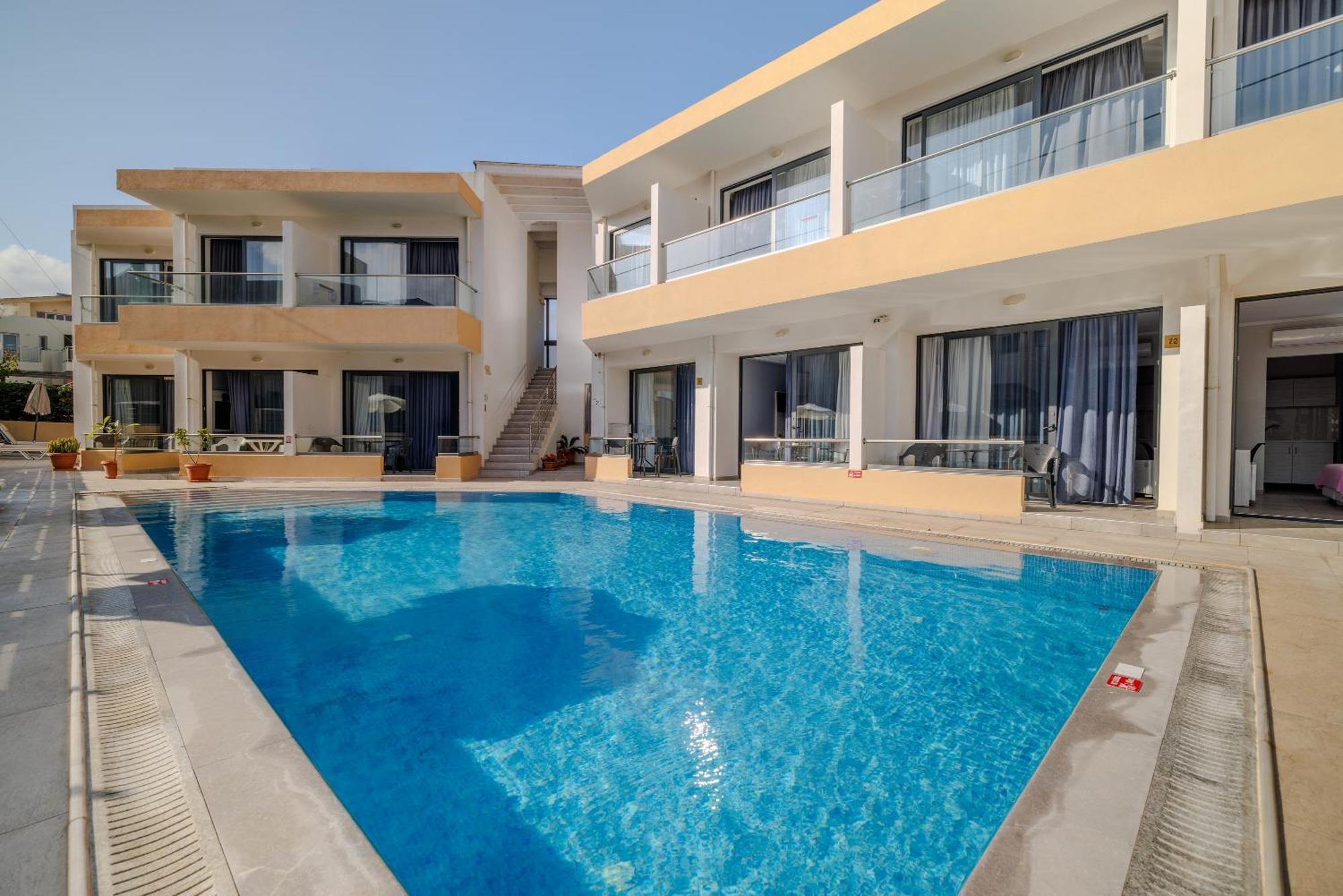 Blue Aegean & Hotel apartamentowy Guwes